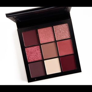Huda beauty mauve obsessions